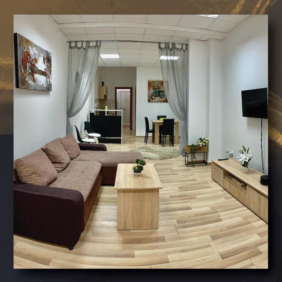 Sky Apartman 스타라 파조바 외부 사진